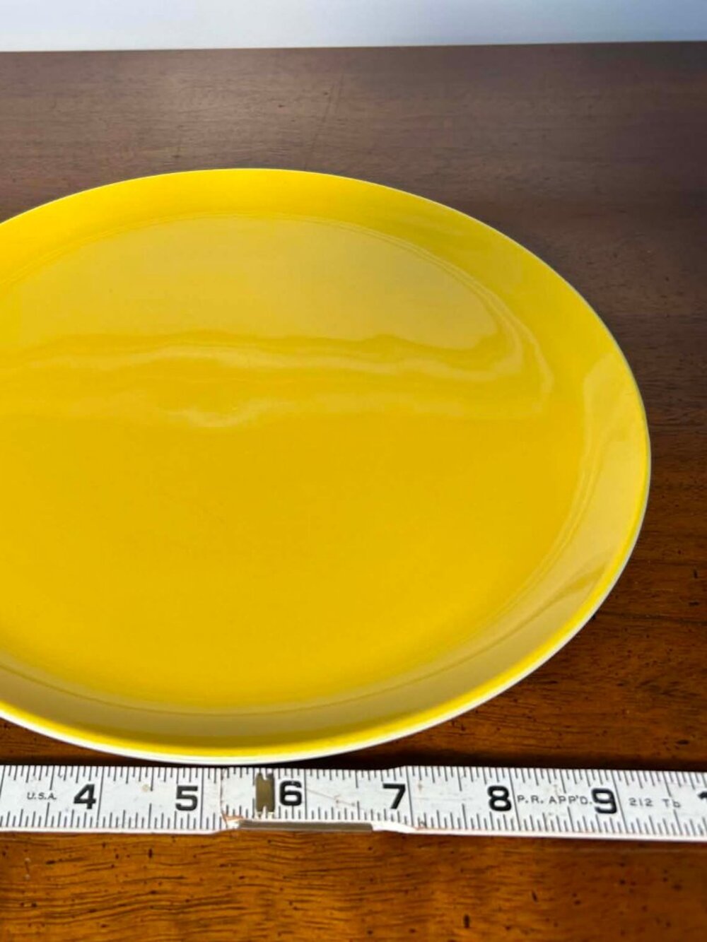 Lagardo Tackett yellow dinner plate - Picture 7 of 10